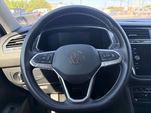 Used 2022 Volkswagen Tiguan SE AWD/4WD image 20