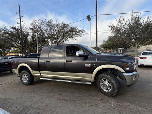 Used 2011 RAM 2500 Laramie w/ Protection Group image 4