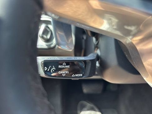 Used 2021 Porsche Cayenne w/ Premium Package AWD/4WD image 28