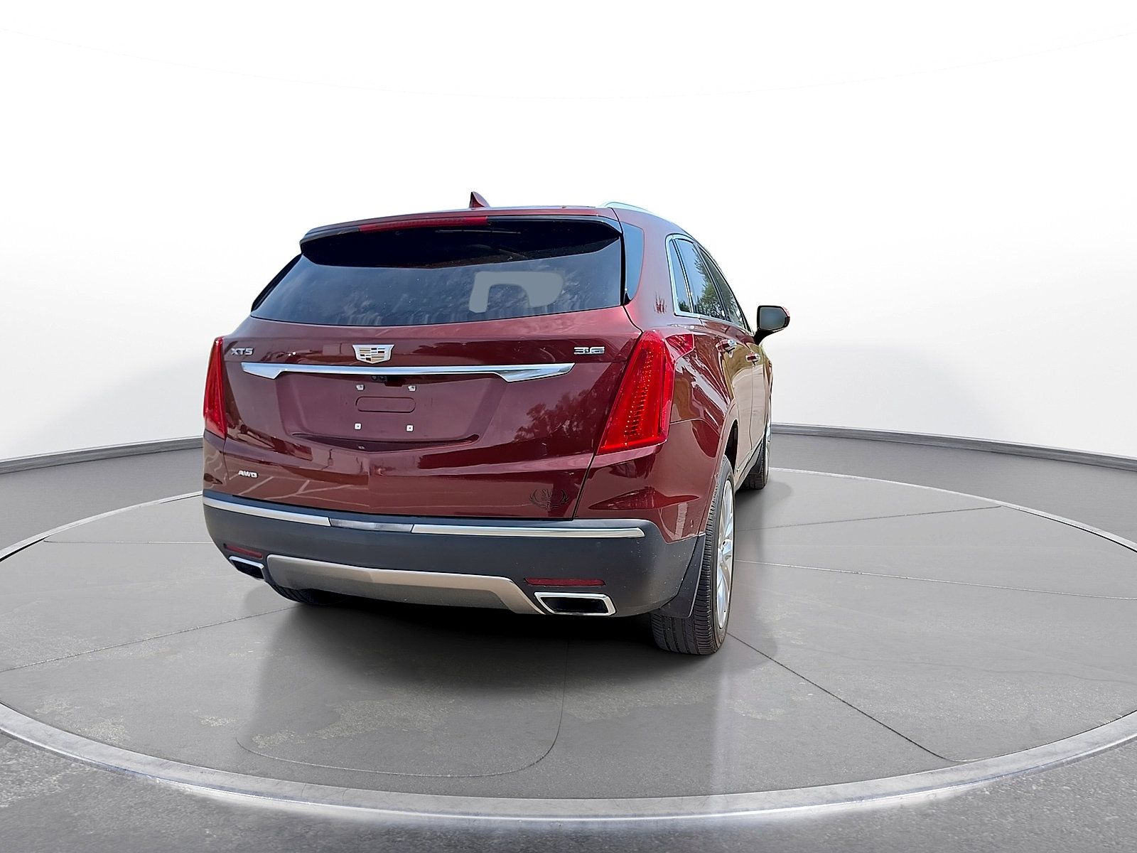 Used 2017 Cadillac XT5 Platinum w/ Driver Assist Package AWD/4WD image 7