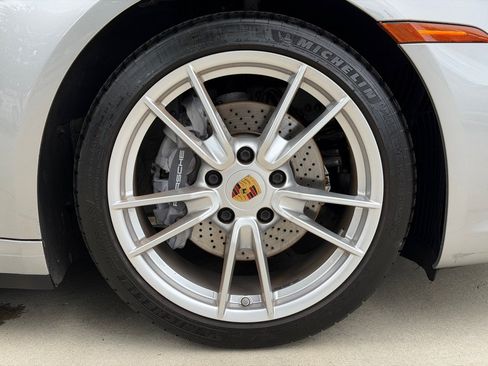 Used 2021 Porsche 911 Carrera w/ Premium Package RWD image 22
