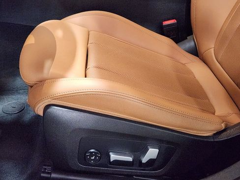 Used 2023 BMW 330i Sedan w/ Premium Package image 43