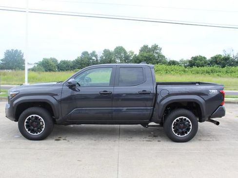 Used 2026 Toyota Tacoma TRD Off-Road AWD/4WD image 2