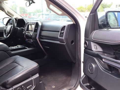 Used 2019 Ford Expedition Platinum AWD/4WD image 16