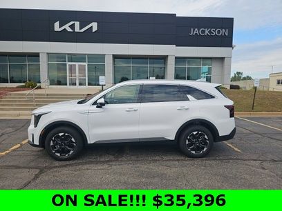 New 2025 Kia Sorento S