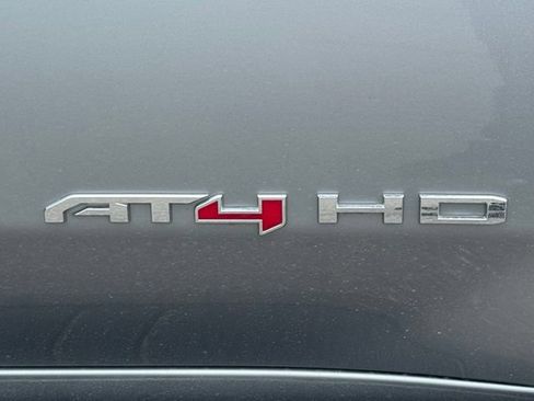 Used 2025 GMC Sierra 2500 AT4 w/ AT4 Premium Plus Package AWD/4WD image 11