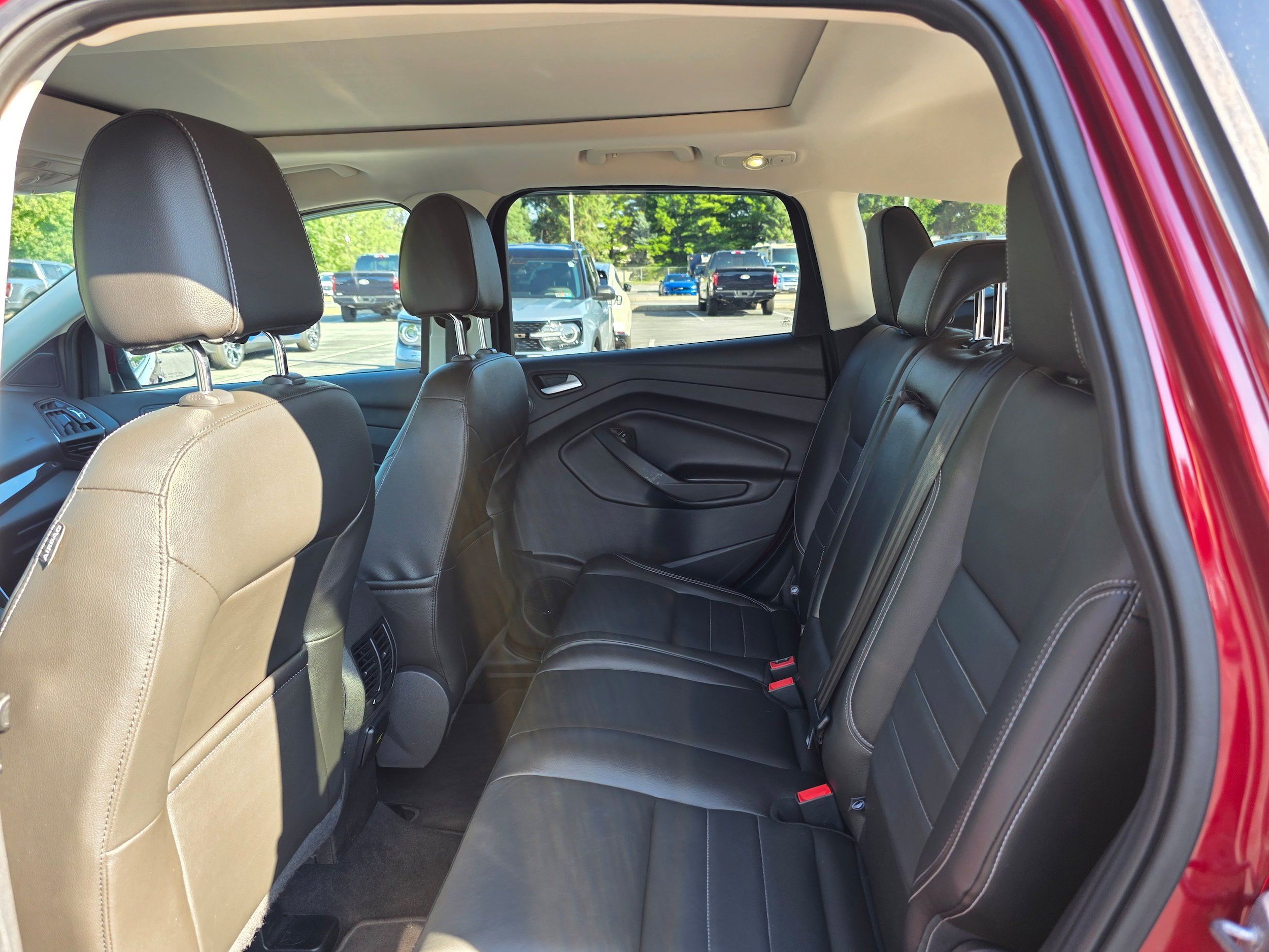 Used 2015 Ford Escape Titanium w/ Equipment Group 301A FWD image 10