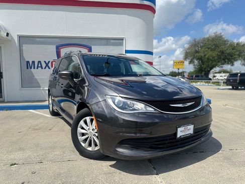 Used 2019 Chrysler Pacifica Touring-L FWD image 14