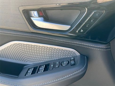 Used 2024 Acura MDX SH-AWD w/ Advance Package image 23