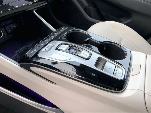 Used 2024 Hyundai Tucson Limited image 16