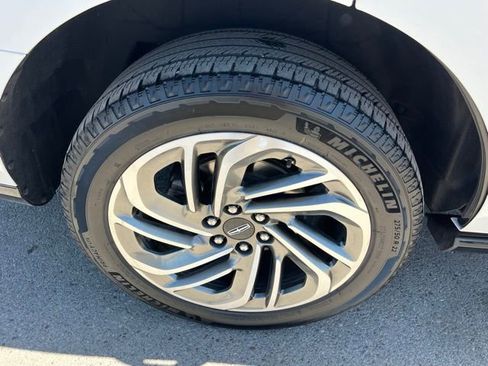 Used 2025 Lincoln Navigator Reserve AWD/4WD image 16