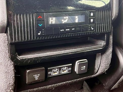Used 2022 Jeep Wagoneer Series I w/ Convenience Group I AWD/4WD image 16