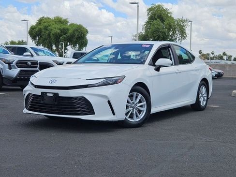 Used 2025 Toyota Camry LE FWD image 1