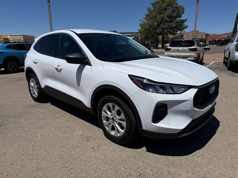 Used 2024 Ford Escape Active AWD/4WD image 3