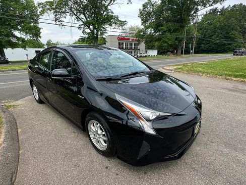 Used 2016 Toyota Prius Four w/ Advanced Technology Package FWD image 3