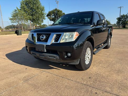 Used 2015 Nissan Frontier SV w/ SV Value Truck Package image 3