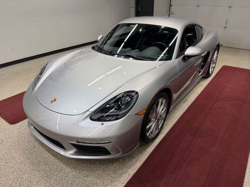 Used 2019 Porsche 718 Cayman image 4