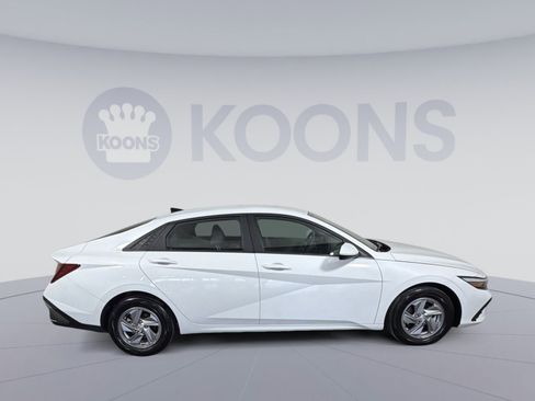 Used 2024 Hyundai Elantra SE image 8