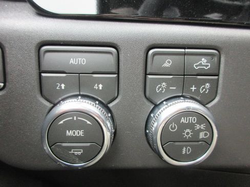 New 2026 GMC Sierra 1500 SLT w/ SLT Premium Package AWD/4WD image 17