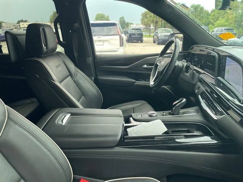 Used 2024 Cadillac Escalade Sport w/ LPO, ONYX Package AWD/4WD image 8