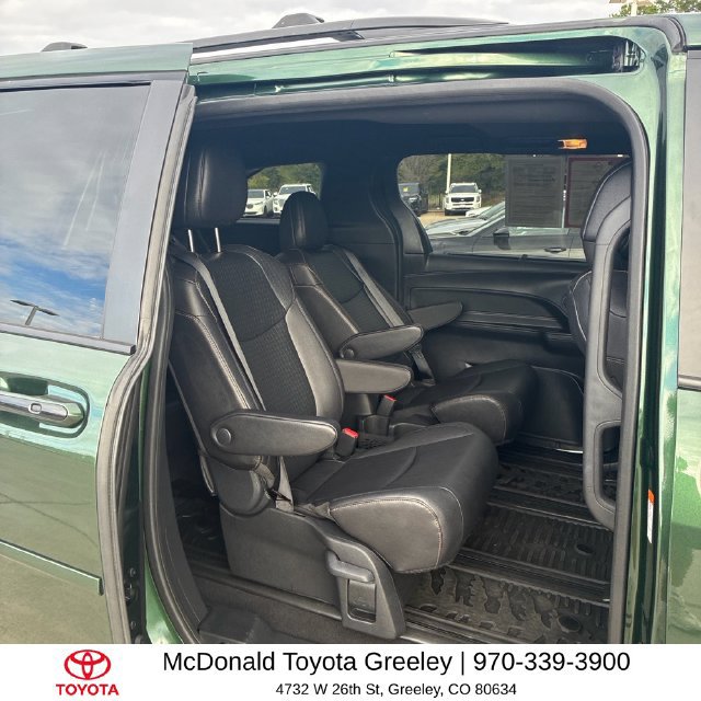 Used 2025 Toyota Sienna XLE Woodland Edition AWD/4WD image 18