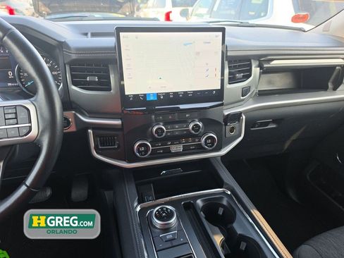 Used 2024 Ford Expedition XLT RWD image 13