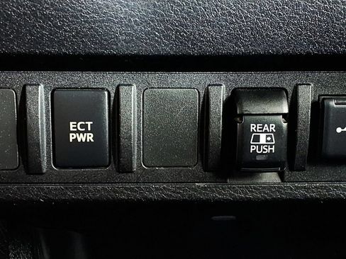 Used 2020 Toyota Tacoma TRD Sport AWD/4WD image 22