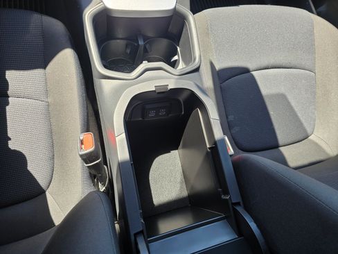 Used 2025 Toyota RAV4 LE AWD/4WD image 23