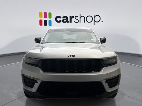 Used 2024 Jeep Grand Cherokee Limited w/ Black Appearance Package AWD/4WD image 6
