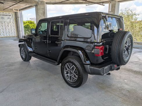 New 2025 Jeep Wrangler Sahara image 7