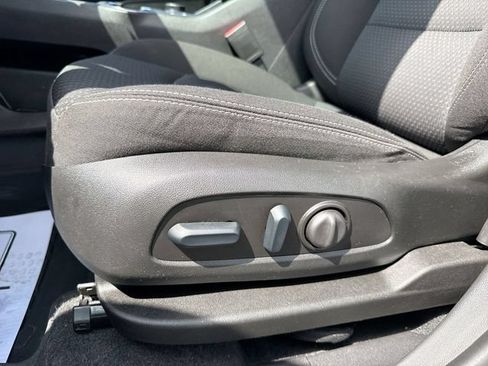 Used 2024 GMC Terrain SLE w/ Driver Convenience Package FWD image 12
