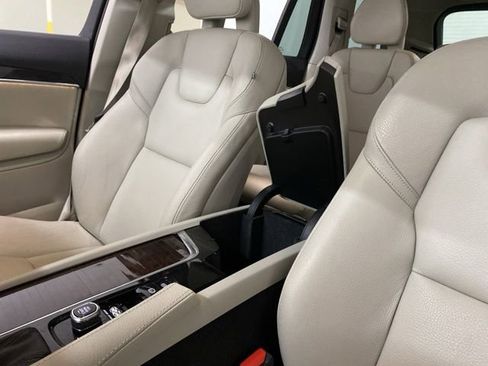 Used 2018 Volvo XC90 T6 Momentum w/ Convenience Package AWD/4WD image 59