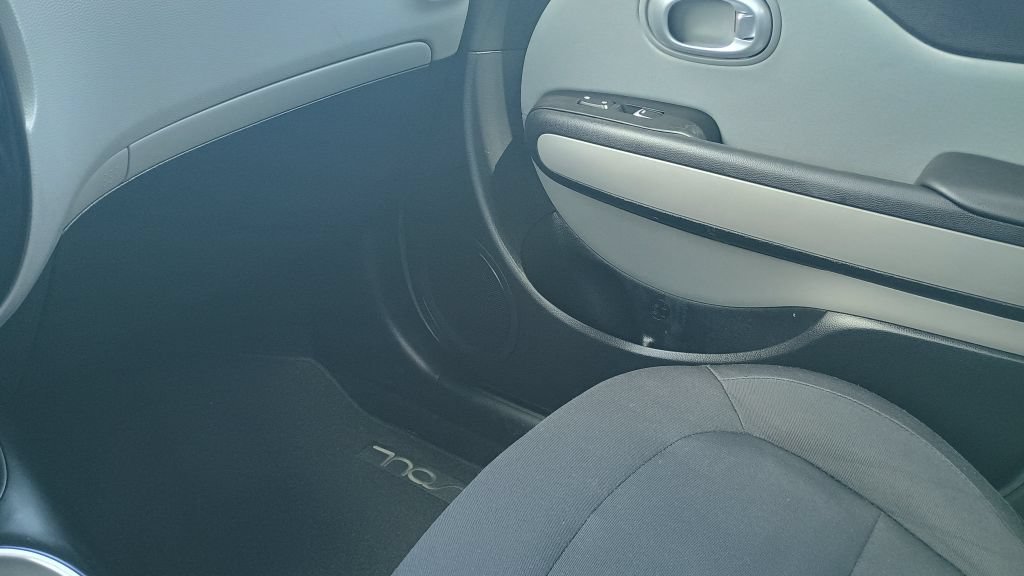 Used 2018 Kia Soul FWD image 18
