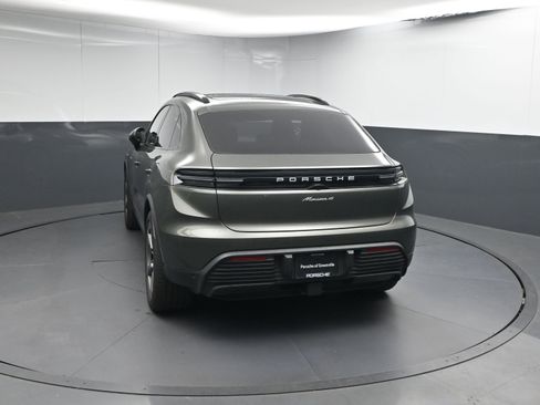 Certified 2025 Porsche Macan 4 Electric image 26