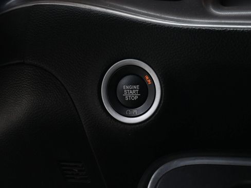 Used 2019 Dodge Challenger R/T RWD image 14