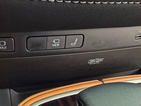 Certified 2024 Lexus LS 500 AWD image 33