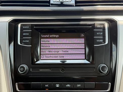 Used 2018 Volkswagen Passat 2.0T S FWD image 34