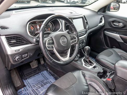 Used 2017 Jeep Cherokee Trailhawk w/ Comfort/Convenience Group image 10