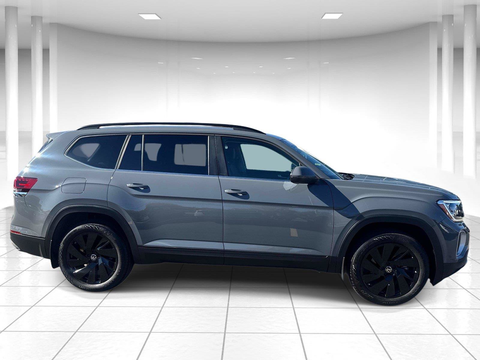 Certified 2026 Volkswagen Atlas SE AWD/4WD image 2