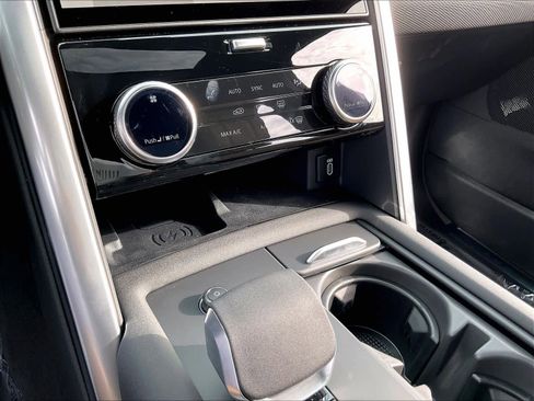 New 2026 Land Rover Discovery Dynamic SE AWD/4WD image 23