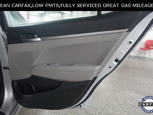 Used 2019 Hyundai Elantra SE image 21