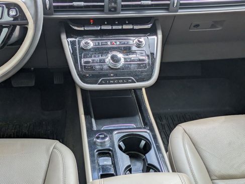 Used 2022 Lincoln Corsair Reserve w/ Luxury Package image 18