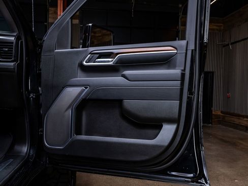 Used 2025 GMC Sierra 2500 Denali image 37