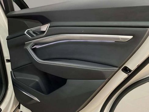 Used 2022 Audi e-tron Premium Plus w/ Premium Plus Package image 84