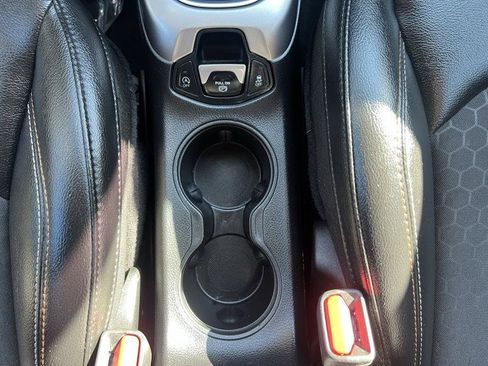 Used 2020 Jeep Compass Latitude w/ Popular Equipment Group FWD image 16