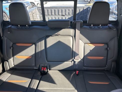 Used 2022 GMC Sierra 1500 AT4 w/ AT4 Premium Package image 26