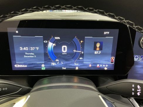 New 2026 Chevrolet Equinox EV LT image 25