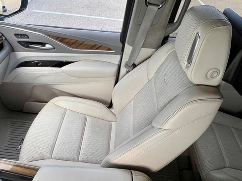 Used 2021 Cadillac Escalade Sport Platinum image 17