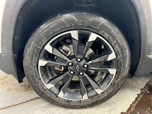 Used 2025 Chevrolet Equinox RS w/ Safety and Technology Package AWD/4WD image 28