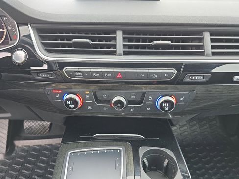 Used 2017 Audi Q7 3.0T Premium Plus w/ Premium Plus Package image 31